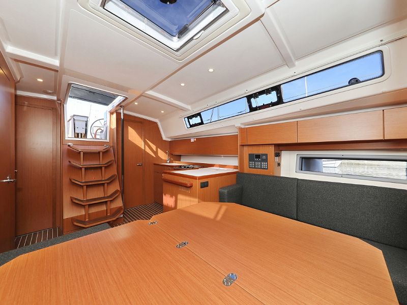 Bavaria C42 - Summertime - 8