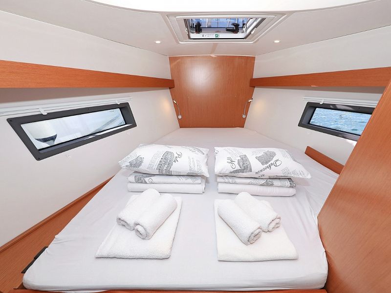 Bavaria C42 - Summertime - 6