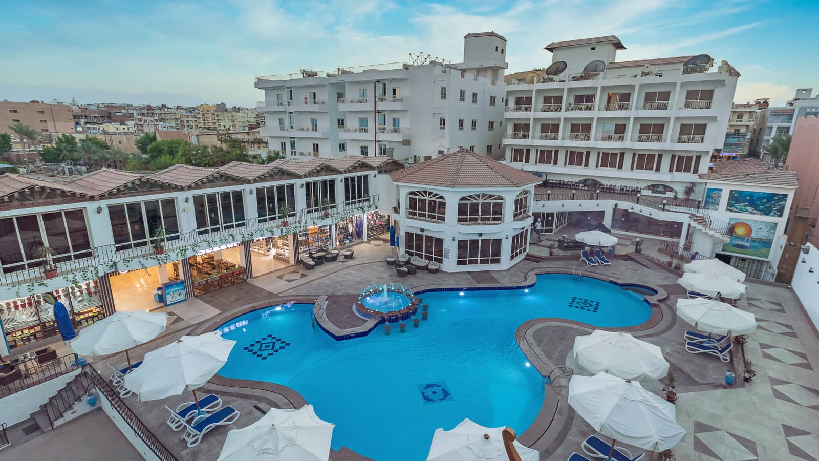 Hotel Minamark Resort and Spa