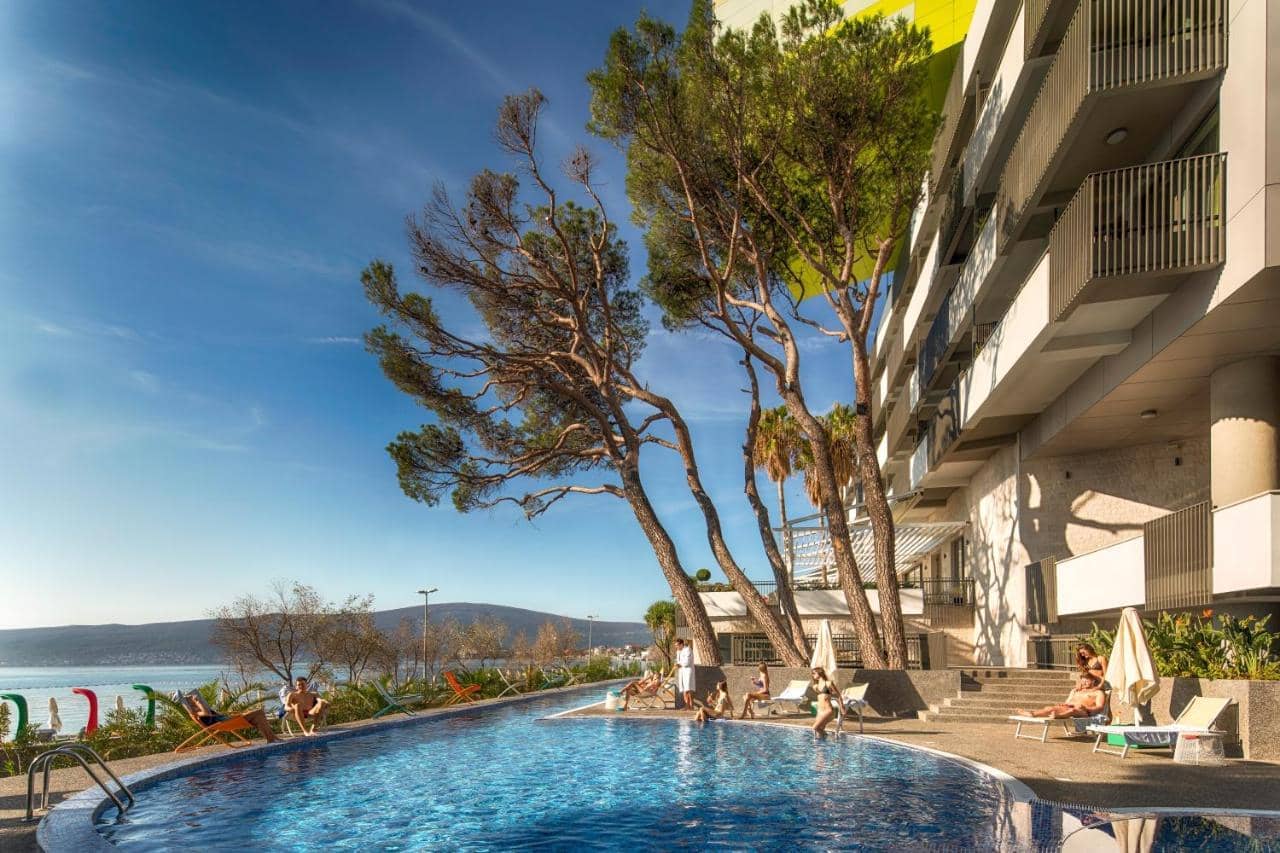 Hotel Carine Park Bijela