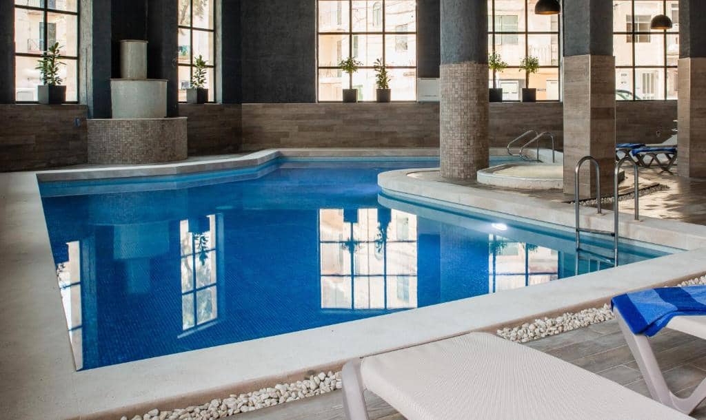 Hotel Pebbles Resort