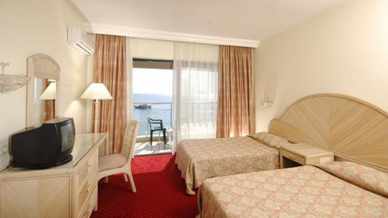 Hotel ASKA JUST IN BEACH HOTEL