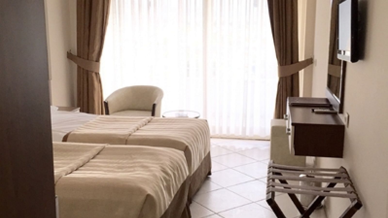Hotel BATIHAN BEACH RESORT AND SPA