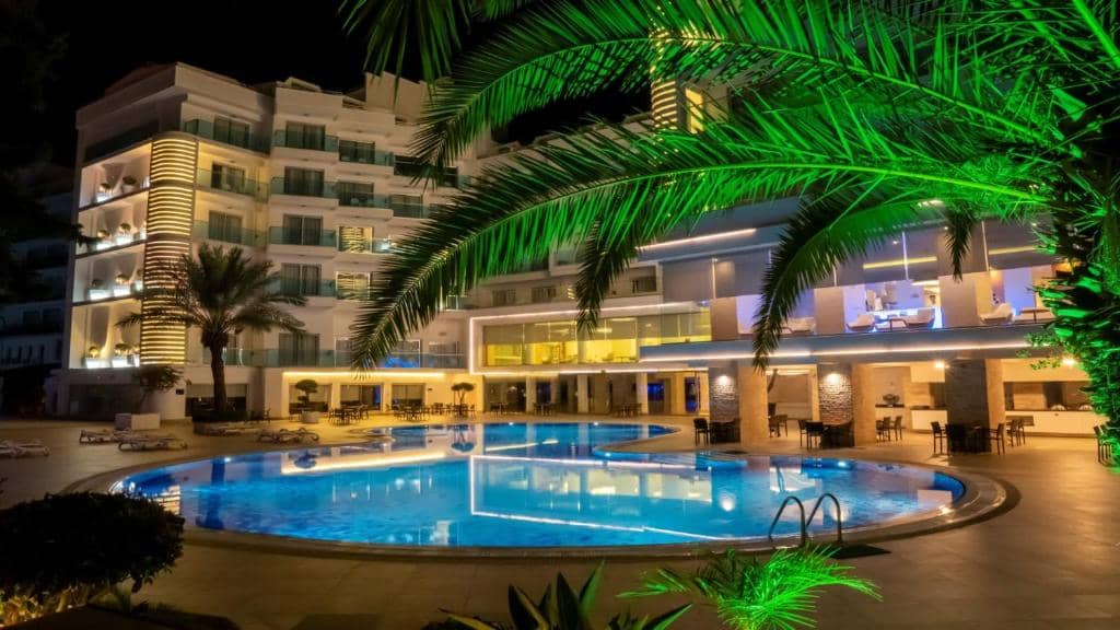 Hotel BLUE BAY PLATINUM