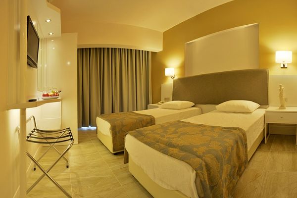 Hotel MARIS BEACH