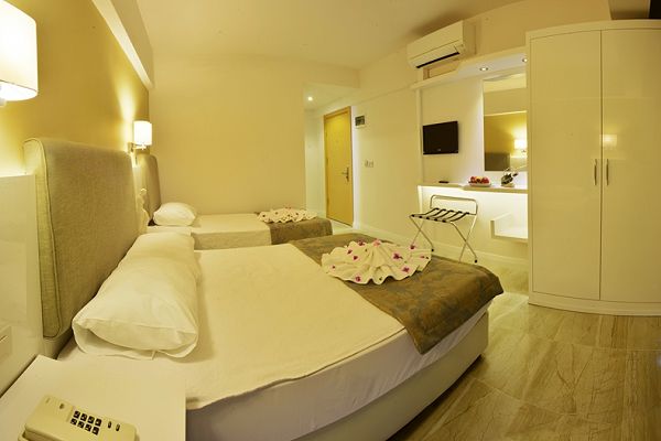 Hotel MARIS BEACH