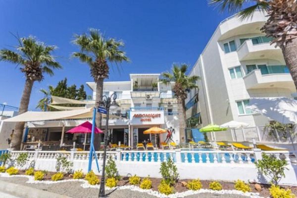 Hotel MOONLIGHT HOTEL (BEACH HOTEL- FULL RENOVATED)