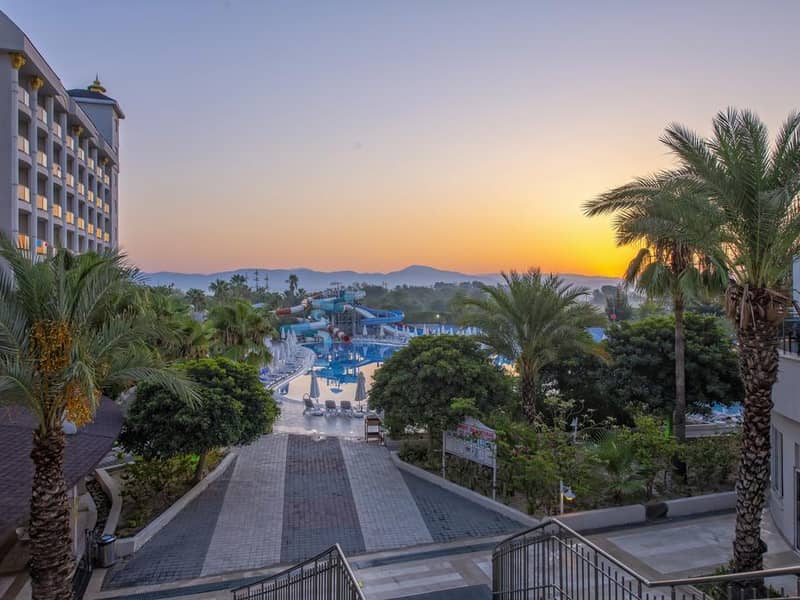 Hotel LAKE & RIVER SIDE HOTEL & SPA