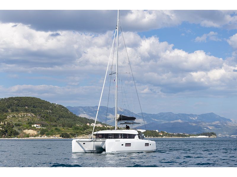 Lagoon 42 - AVENTUS - 4