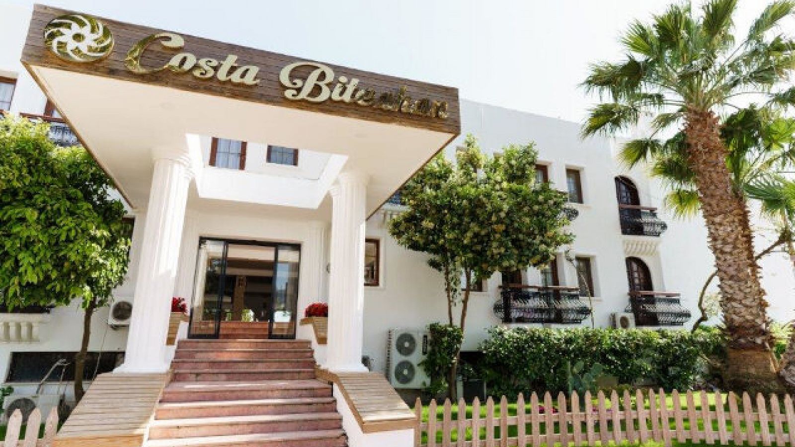 Hotel COSTA BITEZHAN