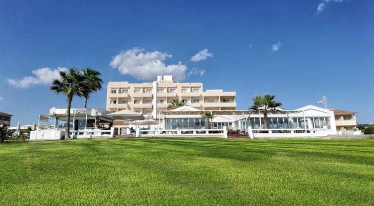 Hotel Pierre Anne Beach