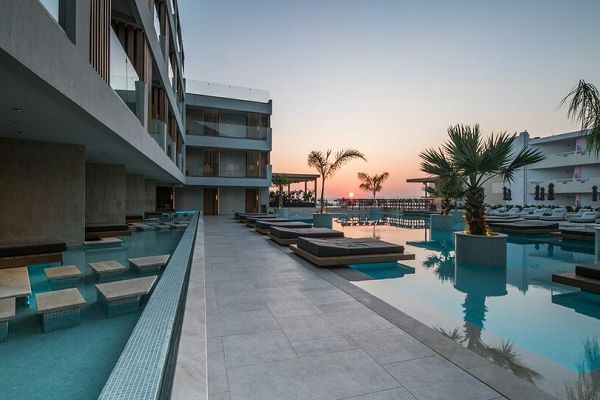 Hotel Akasha Beach Hotel & Spa