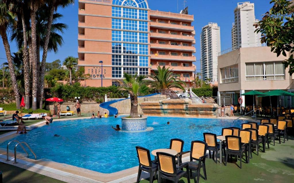 Hotel Alone