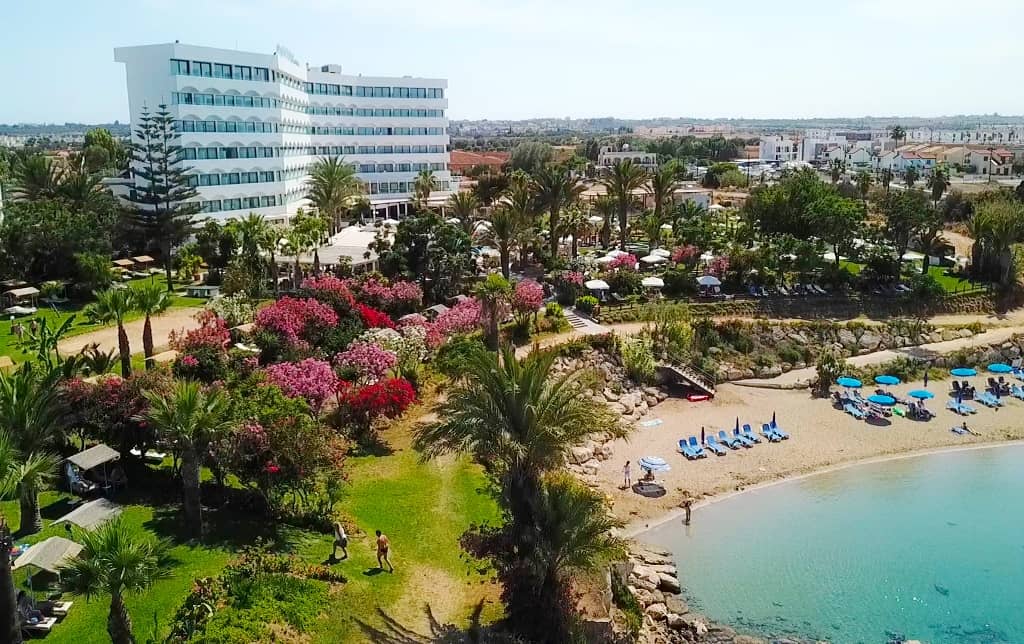 Hotel Crystal Springs Beach Hotel