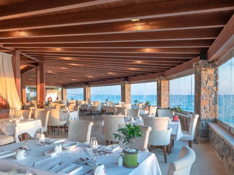 Hotel Ikaros Beach Resort & Spa