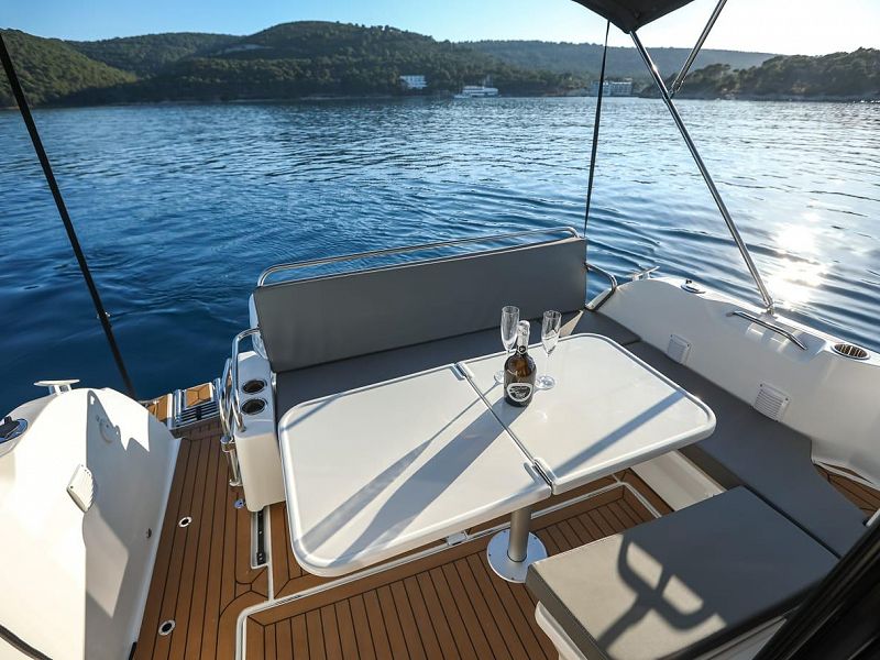 Beneteau Antares 9 OB - M & N - 5