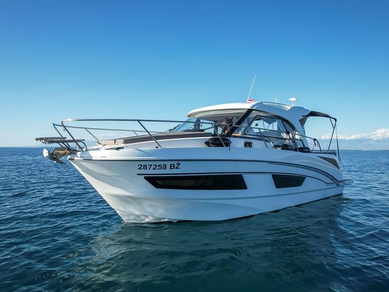 Beneteau Antares 9 OB - M & N - 6