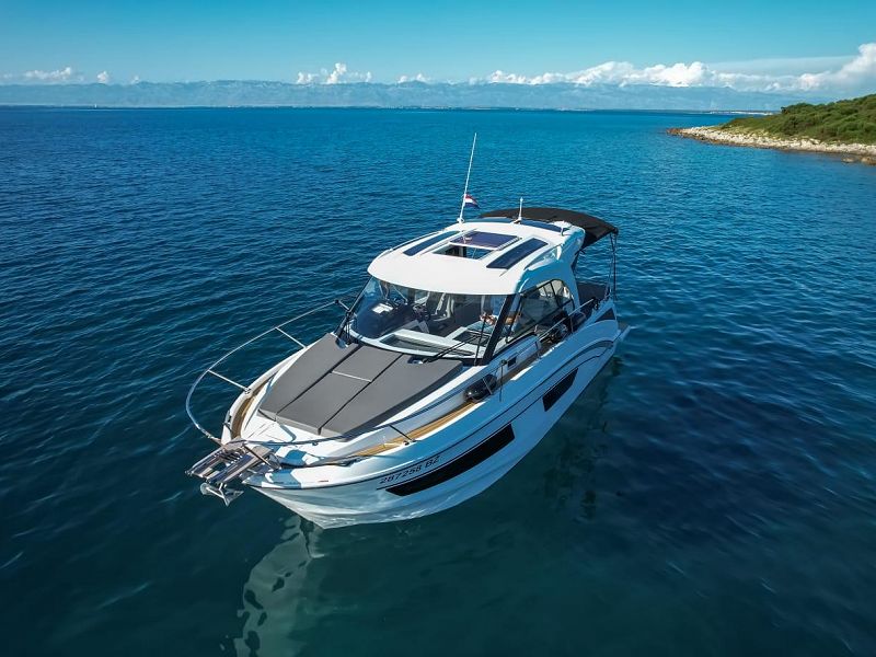 Beneteau Antares 9 OB - M & N - 7