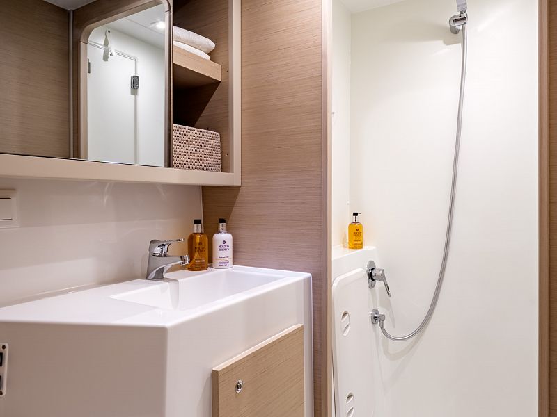 Lagoon 42 - SAX IV - 4