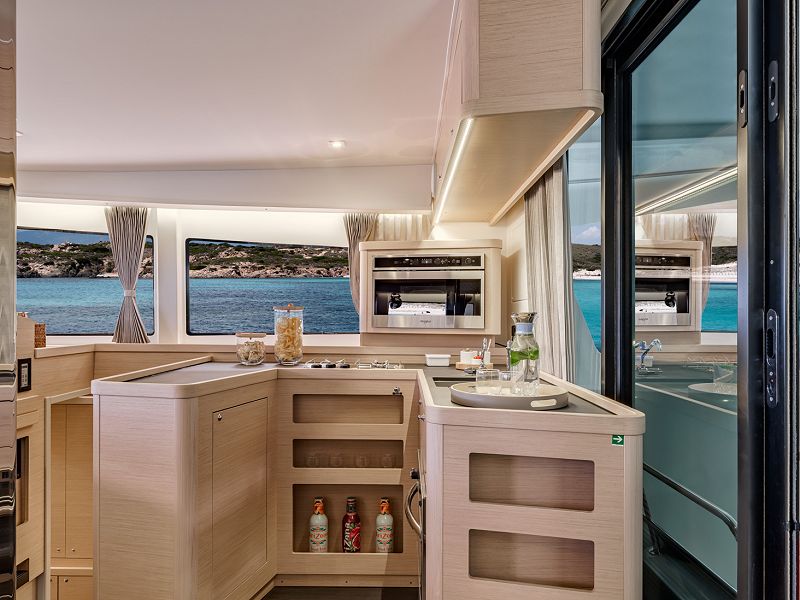 Lagoon 42 - SAX IV - 5