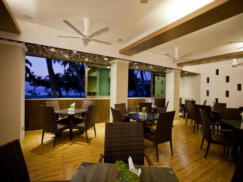 Hotel Kaani Beach hotel