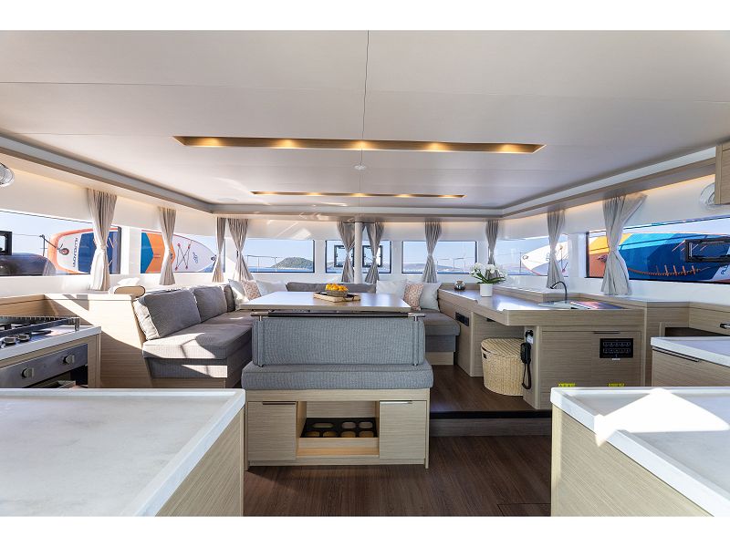 Lagoon 51 - REALITY - 4