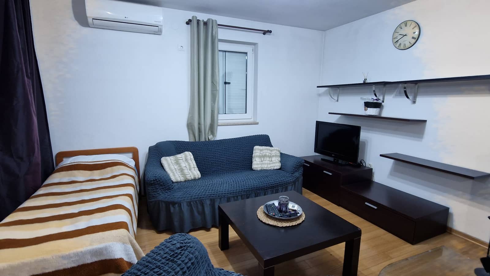 Apartment for 4 to 5 workers, 13 km from the center of Poreč. 5. image