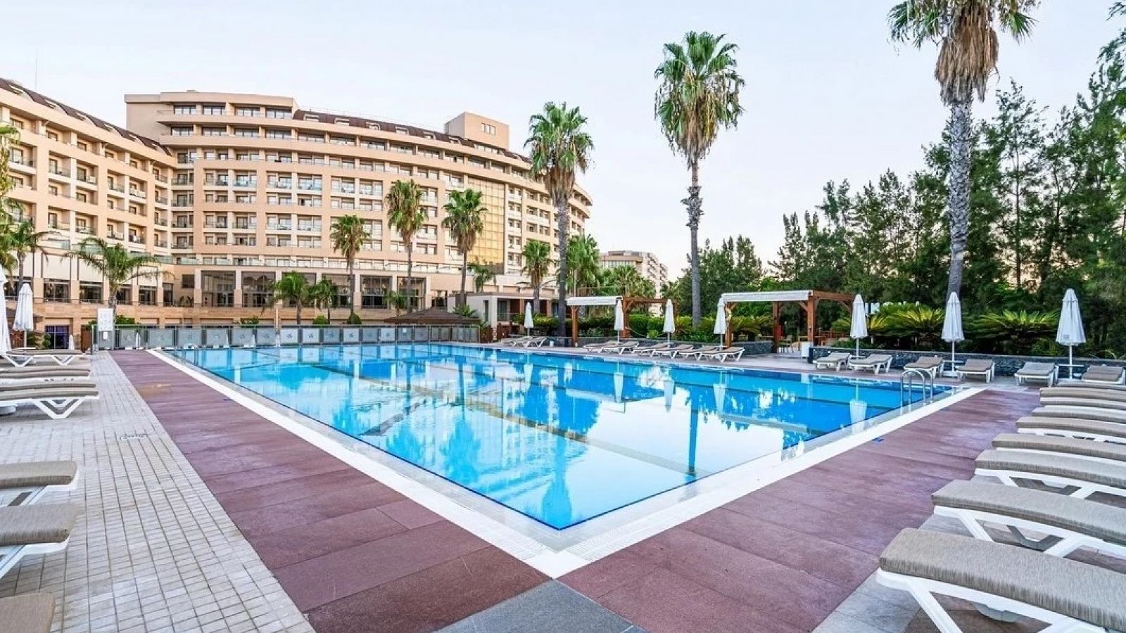 Hotel FAME RESIDENCE LARA