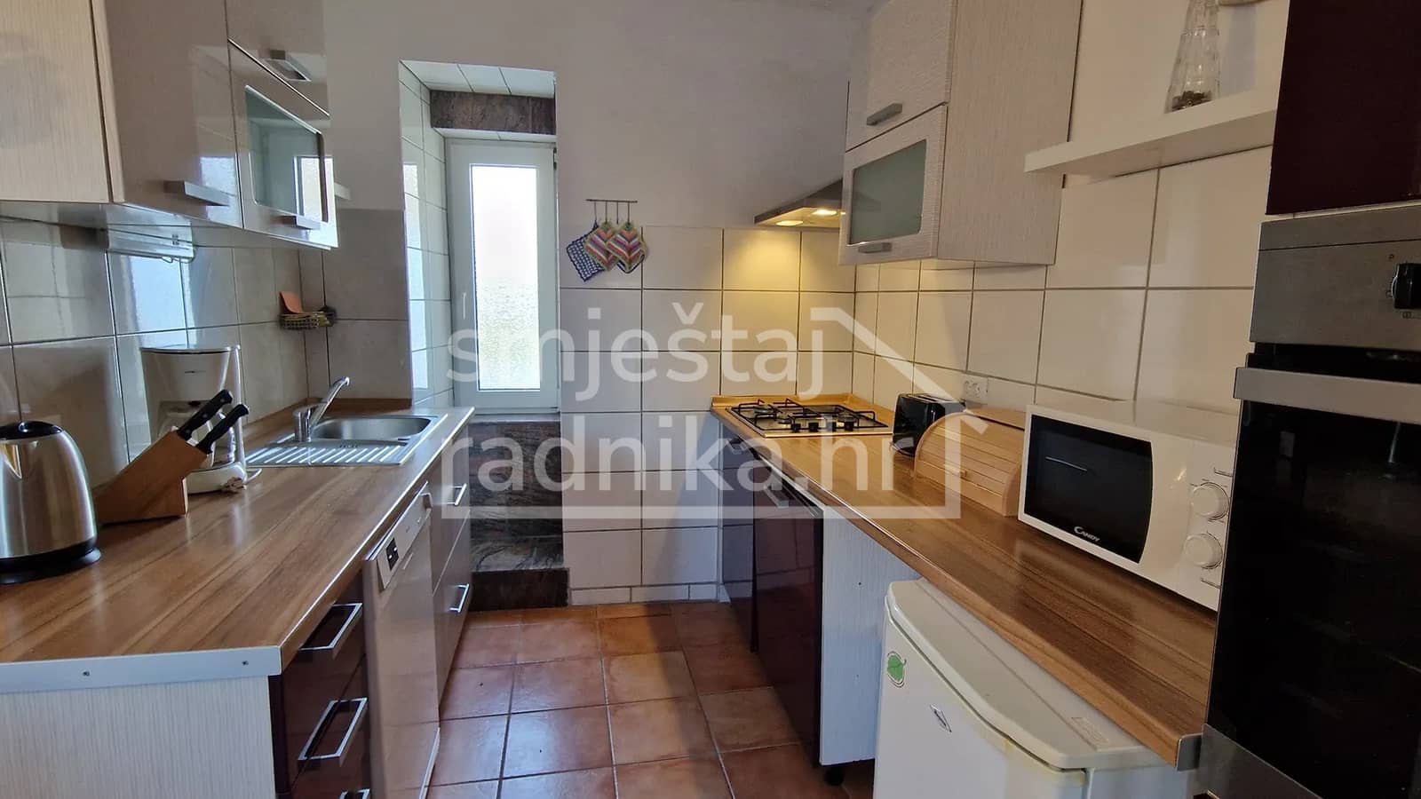 Kuća za smještaj 8 radnika 2. slika