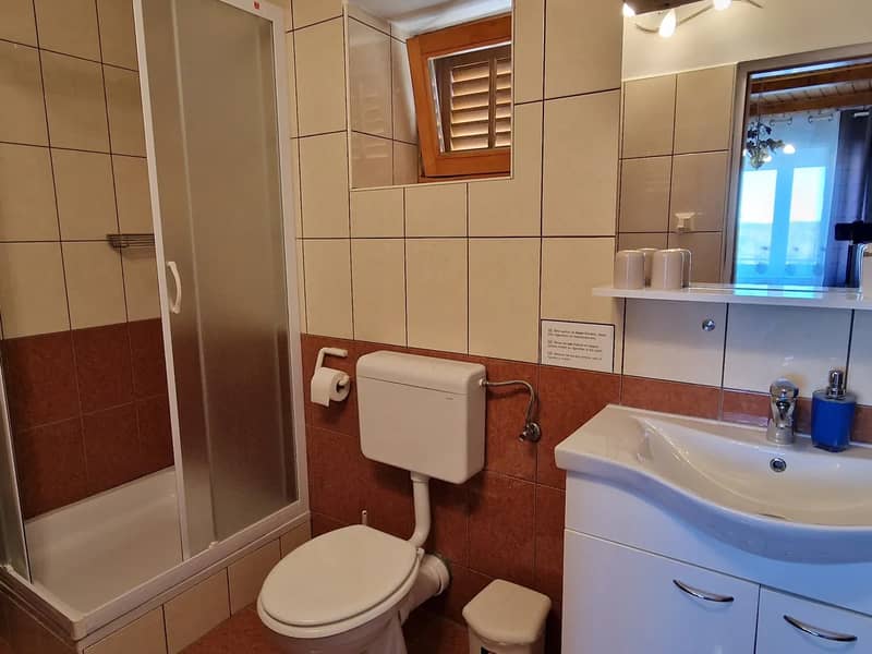 Kuća za smještaj 8 radnika 17. slika