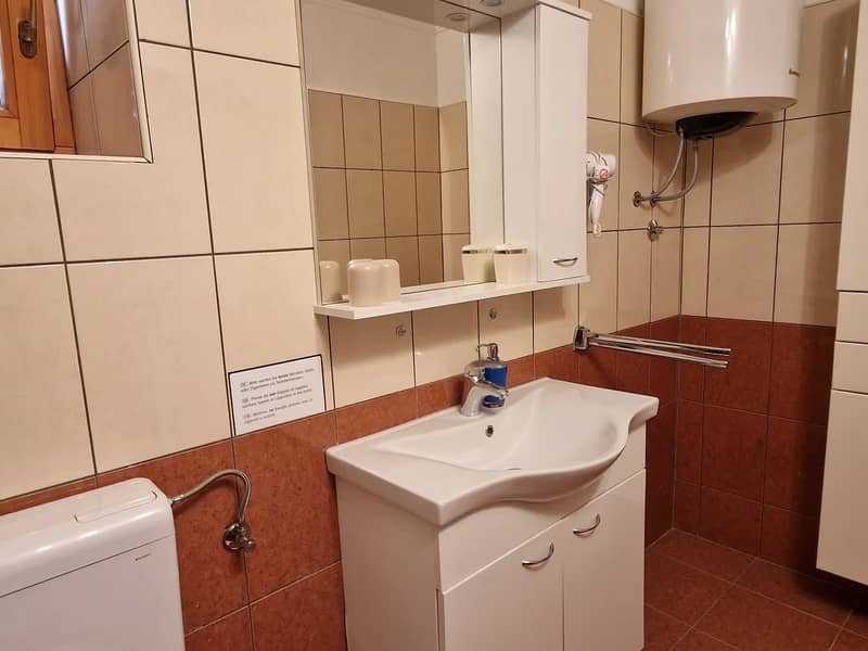 Kuća za smještaj 8 radnika 15. slika