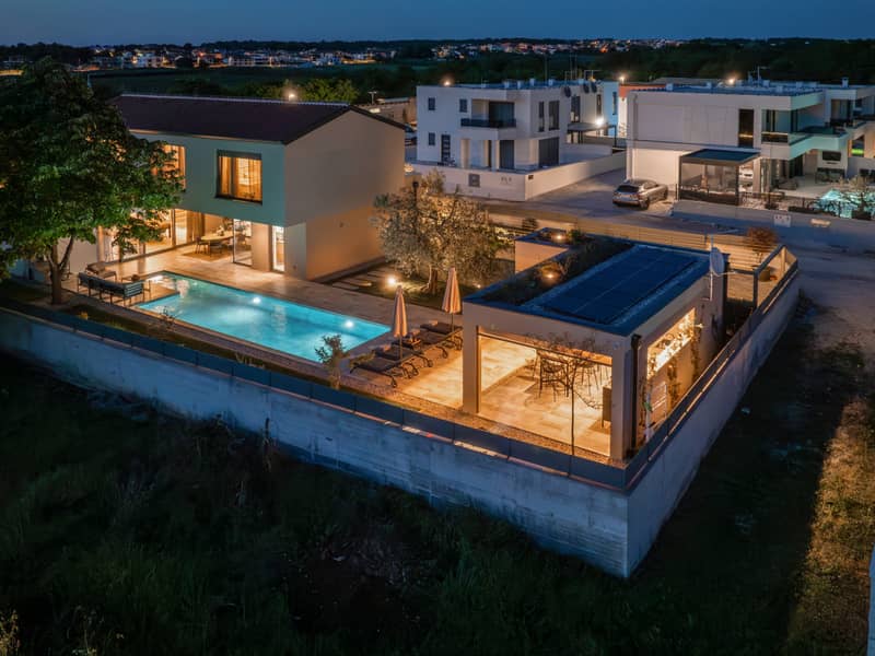 Luxury Villa Lipa Tree 12. 