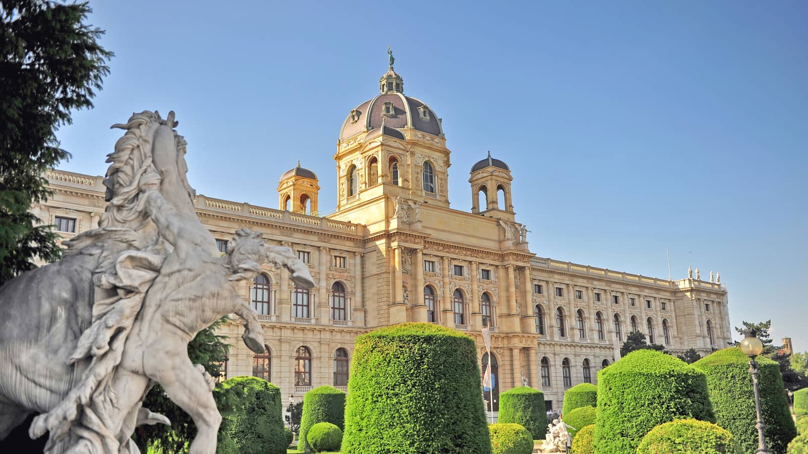 BEČ - Prvi maj 2025. (3 noćenja)