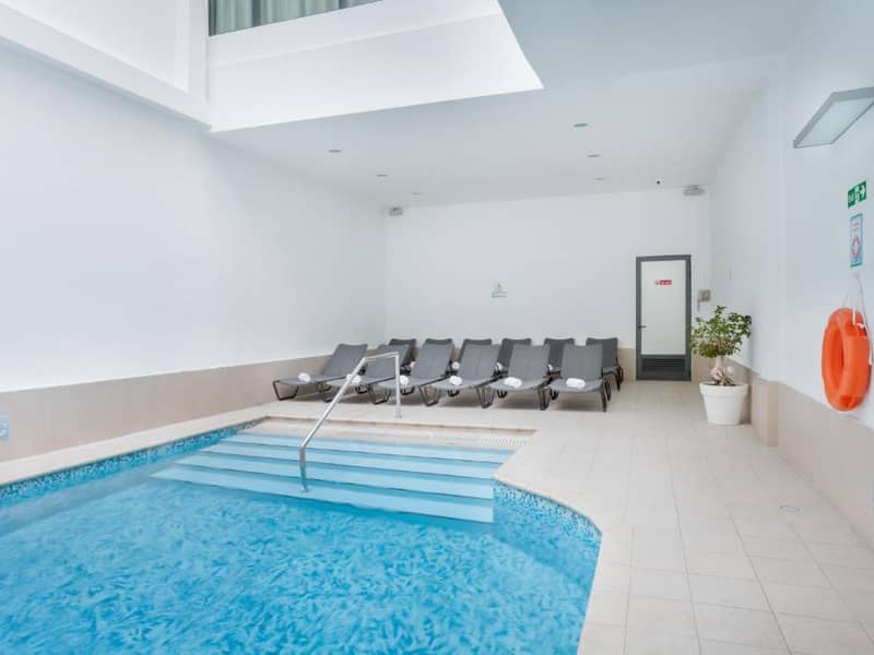 Hotel Plaza Regency Hotel (Suites)