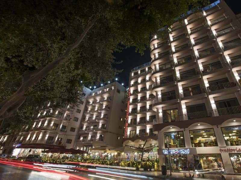 Hotel Plaza Regency Hotel (Suites)