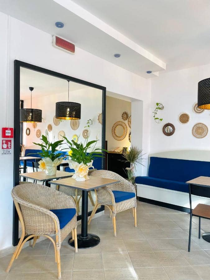 Hotel Reale (vegan hotel) - avion
