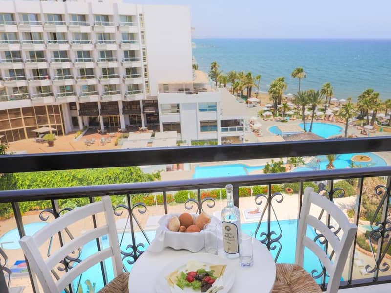 Hotel Sandy Beach Hotel