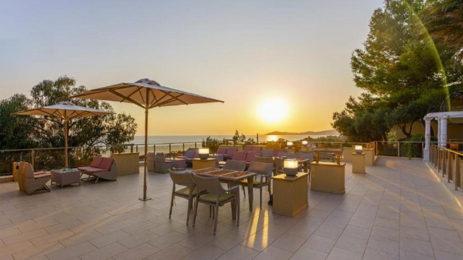 Hotel RAHONI CRONWELL HOTEL