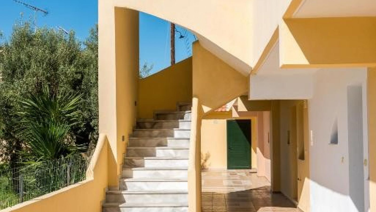 Hotel TORONI BLUE SEA HOTEL