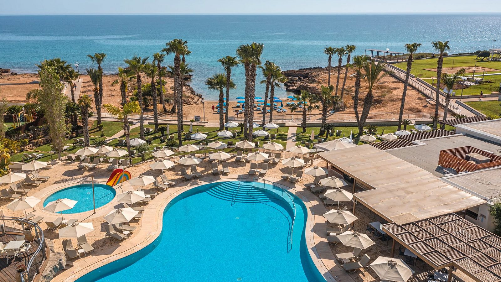 Hotel Louis Althea Beach