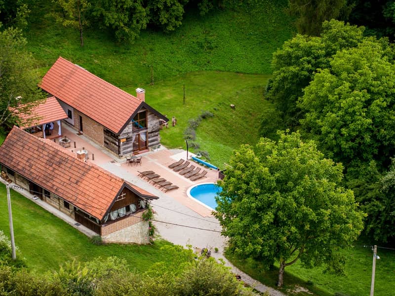 Kuća Imanje Pijevci