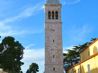 Župna crkva Sv. Pelagija i sv. Maksima