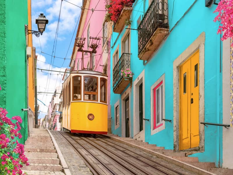 Lisabon – Sintra – Batalha – Coimbra – Porto – Braga – Guimarae