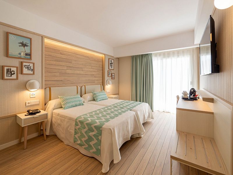 Hotel Ambassador Playa II