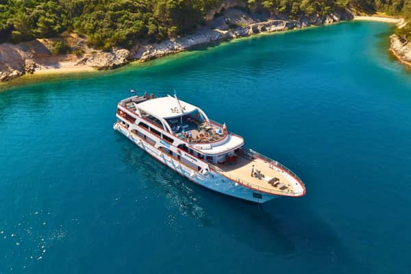 2027 one-way Šibenik/Split to Dubrovnik cruise - MS Azzuro 1