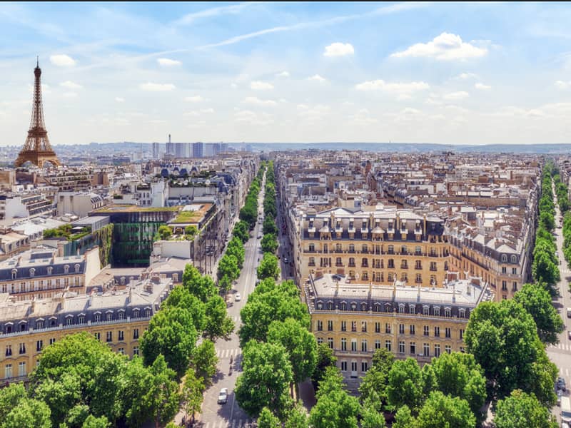 Pariz avionom iz Tuzle