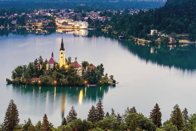 Putovanje LJUBLJANA + TRST + BLED 25.NOVEMBAR 2026.